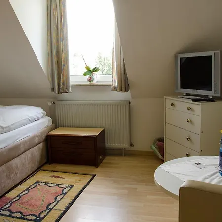 Hotell Zum Ruecking 2*